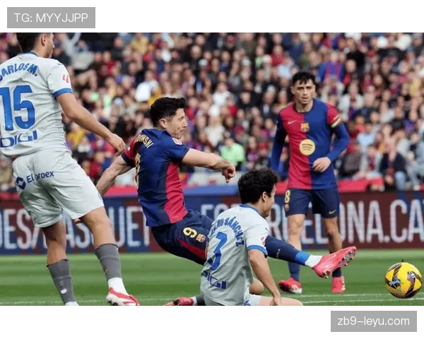 西甲新赛季前瞻:豪门争霸格局重塑,夺冠形势扑朔迷离 西甲新赛季前瞻:豪门争霸格局重塑,夺冠形势扑朔迷离