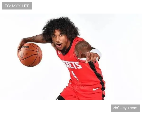 杰伦·格林突破拉开空间效率提升显著，助火箭进攻多点开花